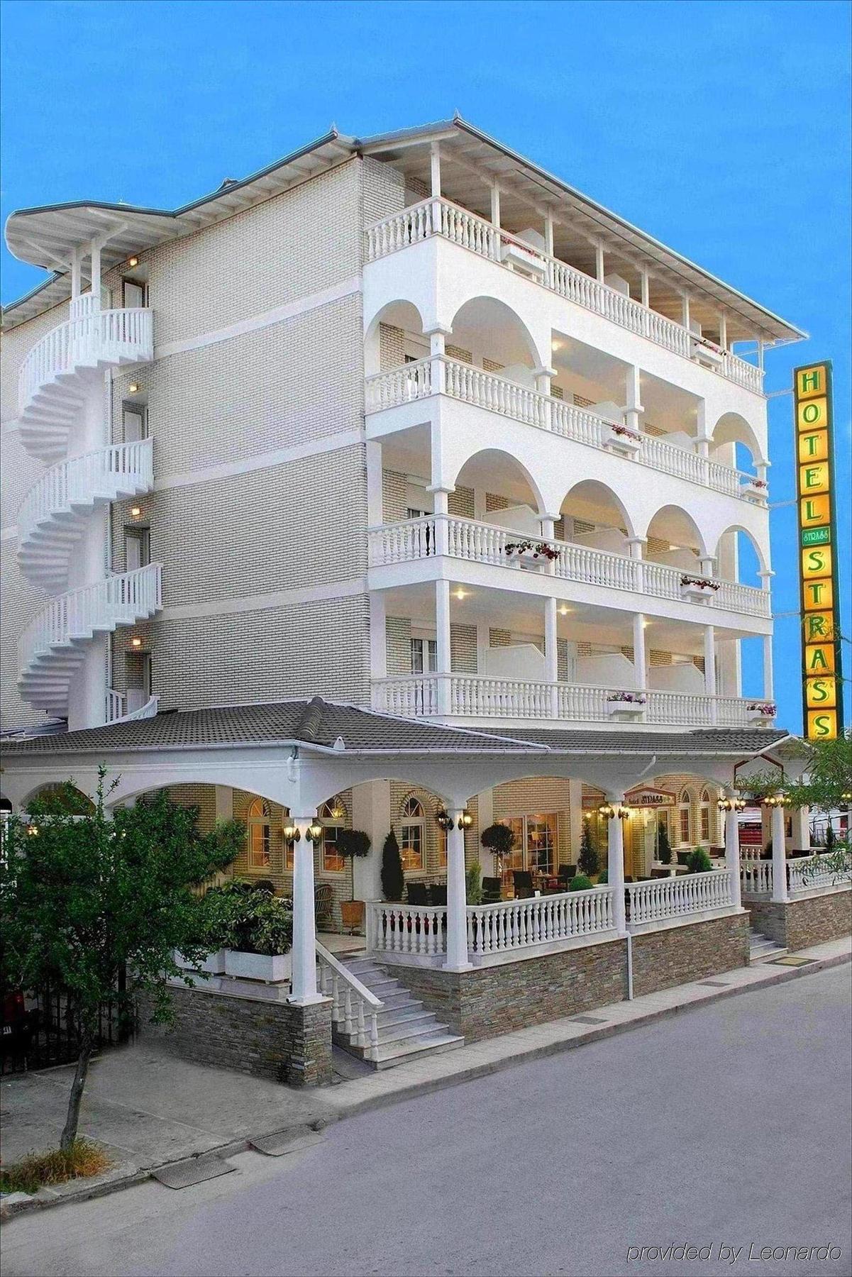 Hotel Strass Paralía Exteriér fotografie