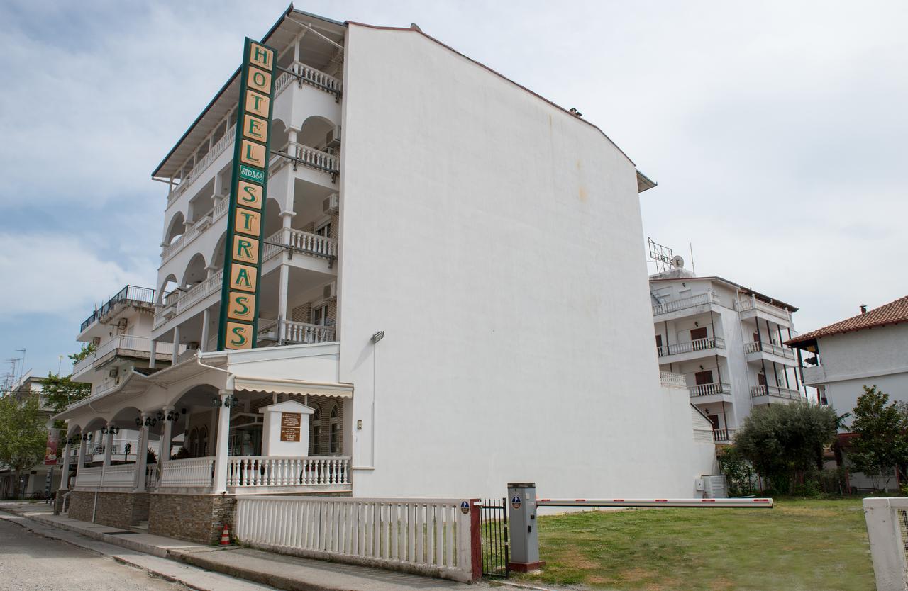 Hotel Strass Paralía Exteriér fotografie